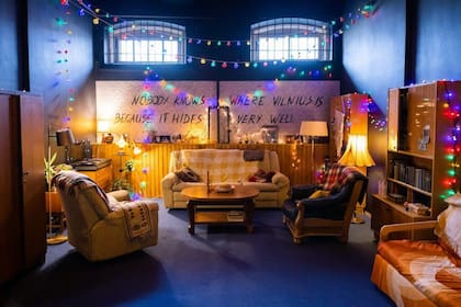 Una celda ambientada como la serie Stranger Things, en alquiler por Airbnb