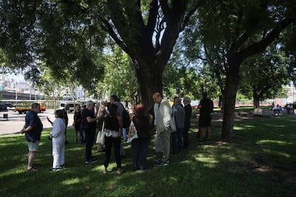 Una ceremonia atípica y emotiva tuvo lugar este mediodía en Plaza Constitución