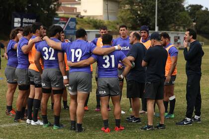 Una charla de Ledesma, durante el último ensayo de Los Pumas