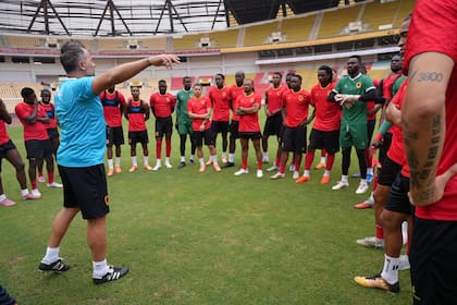 Una charla del entrenador francés con sus dirigidos