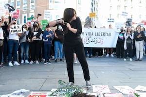 En medio de las protestas, la policía en Irán retoma una vieja práctica