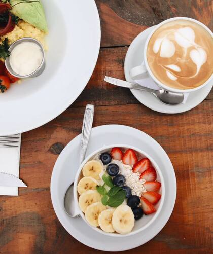 Una cita de desayuno o merienda junto al río no suena nada mal...