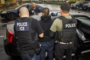 Una ciudad de EE.UU. se prepara para defenderse del Servicio de Inmigración y Control de Aduanas (ICE) en las redadas de migrantes