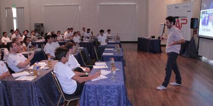 Una clase con los deportistas de elite