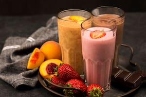 Una combinación adecuada de carbohidratos, proteínas y grasas saludables, se pueden obtener nutrientes esenciales en un solo vaso