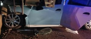 Murieron dos policías cuando el auto en el que viajaban a hacer un operativo chocó contra un camión