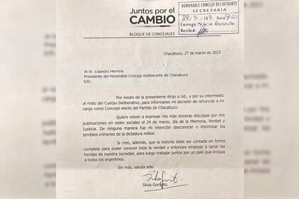 Frente al revuelo que generaron ambos posteos, la concejala opositora optó por hacerse a un lado y envió una carta de renuncia el Concejo Deliberante.
