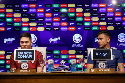 Una conferencia de Juanfer Quintero y Toto Salvio y la visualización de marcas por parte de Superliga