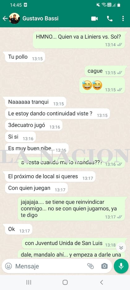 Una conversación entre Juan Pablo Beacon y Gustavo Bassi a las que tuvo acceso LA NACION