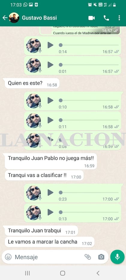 Una conversación entre Juan Pablo Beacon y Gustavo Bassi a las que tuvo acceso LA NACION