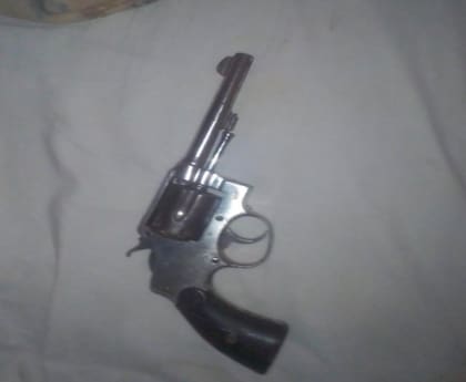 Una de las armas que los sospechosos ofrecían por Facebook