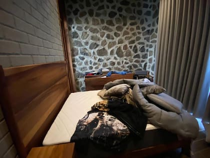 Una de las camas de la casa del narcotraficante