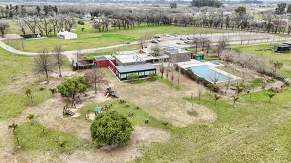 Una de las características de Escobar es la gran variedad de opciones residenciales que tiene: barrios cerrados, loteos semi privados, condominios y hasta algunos rinconcitos más alejados y agrestes.