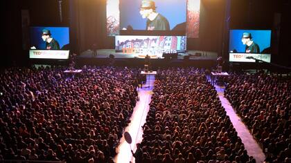 TEDxRíodelaPlata es una iniciativa sin fines de lucro que surgió en 2009 y que se dedica a difundir ideas transformadoras