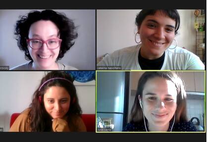 Una de las clases por zoom de su nuevo emprendimiento: "English para salir a la cancha"