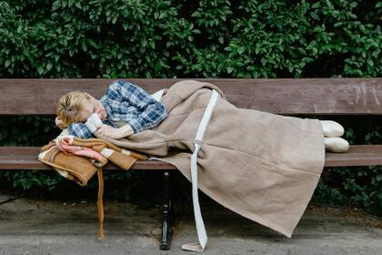 Una de las conclusiones a las que llevó el joven es que la gente en situación de calle se refugia en los excesos para esquivar su realidad (imagen ilustrativa)