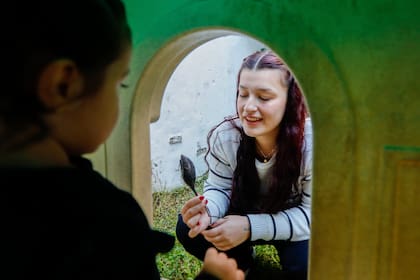 Una de las conclusiones del estudio es que el sistema educativo debe apoyar a los adolescentes para que no abandonen el colegio