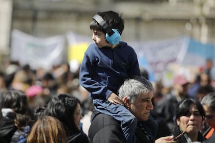 Una de las convocatorias en la puerta del Congreso de la Nación para pedir por la ley de emergencia en discapacidad