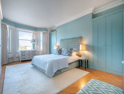 Una de las cuatro habitaciones del departamento del cantante.