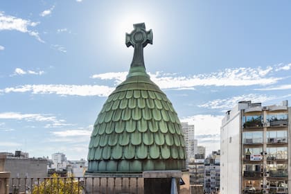 Una de las cúpulas menores, en la terraza.