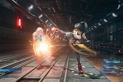 Una de las diferencias entre las dos versiones del Final Fantasy VII está en la mecánica de combate