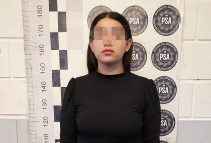 Una de las dos bolivianas detenidas en Ezeiza por poseer documentación falsa