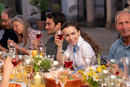 Una de las escenas de Emily en Paris que trasncurre en el pueblo Solitano