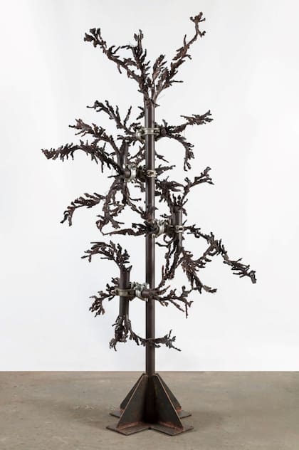 Una de las esculturas recientes de Luciana Lamothe que exhibirá Alberta Pane en Art Basel