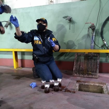 Una de las estaciones de servicio que comercializaba el combustible obtenido mediante el robo de crudo del oleoducto de YPF