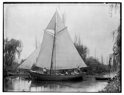 Una de las fotografías exhibidas en Retratos Anfibios. Juan Müller y las primeras fotografías del Delta, en 1101 Foto Espacio (CIFHA)