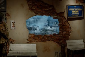 Una de las fotos ganadoras del Premio World Press Photo 2025, registrada en un museo de Ucrania