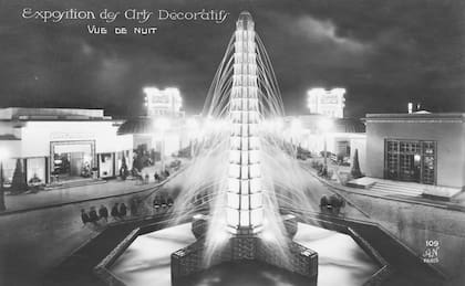 Una de las fuentes diseñadas por René Lalique para la exposición de 1925