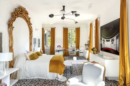 Una de las habitaciones de la mansión en venta