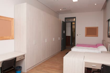 Una de las habitaciones en donde duermen los alumnos residentes del St George´s College