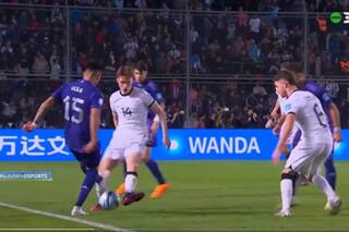 Caños, pisadas, taco, bicicleta, un golazo y un "no-look pass" en el repertorio de lujos de Argentina