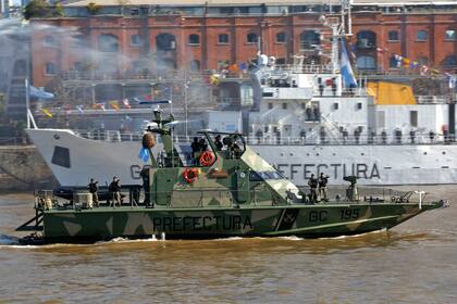 Una de las lanchas artilladas que fueron presentadas hoy