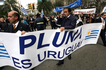 Una de las marchas que realizaron los empleados de Pluna