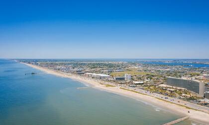 Una de las modificaciones más directas al mercado de seguros es la Ley HB 5013, que cobró vigencia el 30 de junio de 2025, al reducir drásticamente la financiación del programa Reaseguro para Ayudar a los Tenedores de Pólizas (RAP)