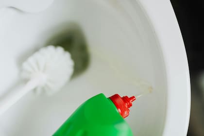 Una de las normativas alcanza a limpiadores antigrasa, antibacteriales y multiuso