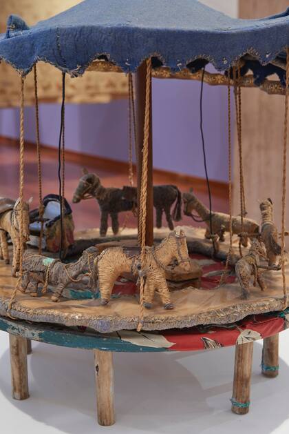 Una de las obras de Bispo do Rosario exhibidas en Americas Society