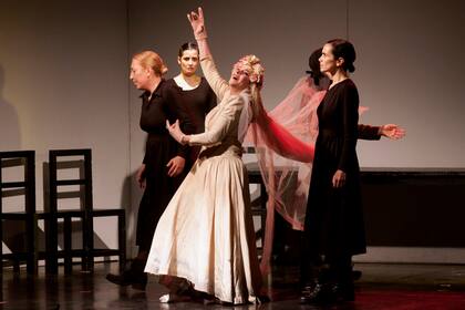 Una de las obras maestras de García Lorca, La casa de Bernarda Alba tuvo su espléndida puesta en Argentina