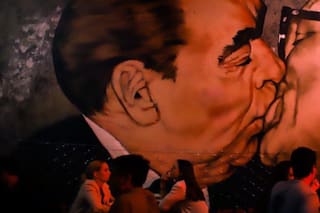 El bar alemán que recrea el Muro de Berlín en el corazón de Núñez