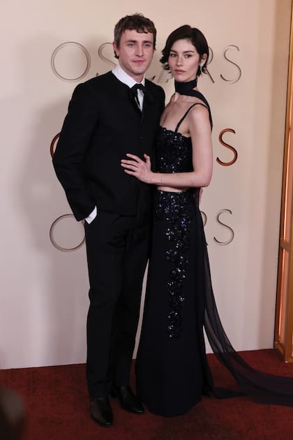 Una de las parejas del
momento: el actor
irlandés Paul Mescal y
su novia, la cantante,
Gracie Abrams, hija
del conocido director y
productor, J.J. Abrams