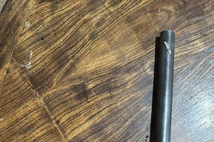 Un hombre disparaba con un pistolón desde su balcón en Boedo y la Policía lo frenó con una Taser