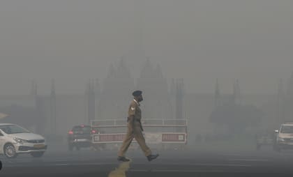 Una de las postales de Nueva Delhi con el aire contaminado