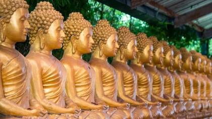 Una de las prácticas fundamentales del budismo es "crear méritos": hacer buenas acciones para recibir protección.