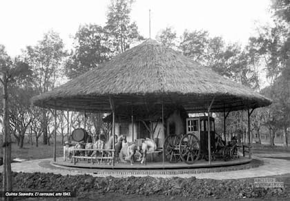 Una de las primeras calesitas de Buenos Aires