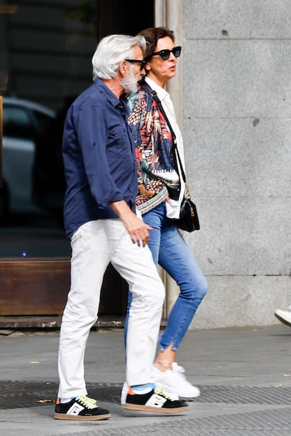 Una de las primeras fotos de Arias y Grajales, mientras paseaban por las calles de Madrid, en 2024