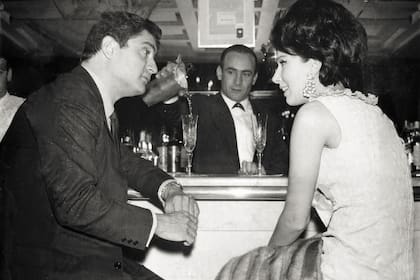 Una de las primeras fotos de Juan Manuel y una jovencísima Graciela Borges