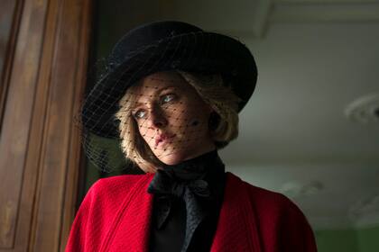 Una de las primeras imágenes de Kristen Stewart donde caracteriza a Lady Di